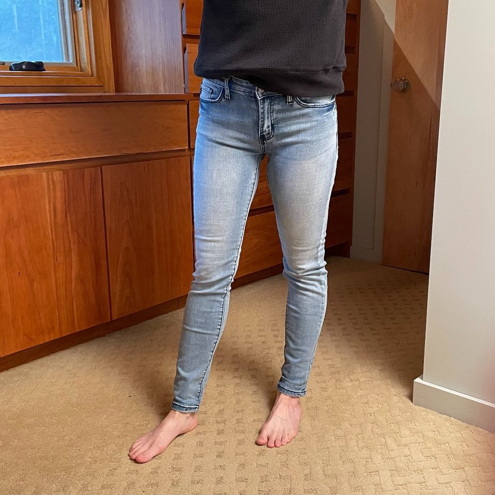 KanCan Skinny Jeans 26/fits like 27 - Picture 1 of 7